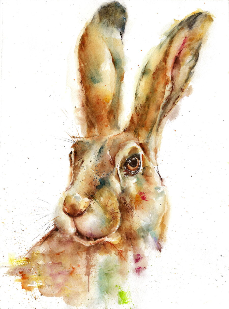 Ilustración en acuarela de un conejo con orejas erguidas y mirada expresiva, en tonos tierra y matices vibrantes sobre fondo blanco